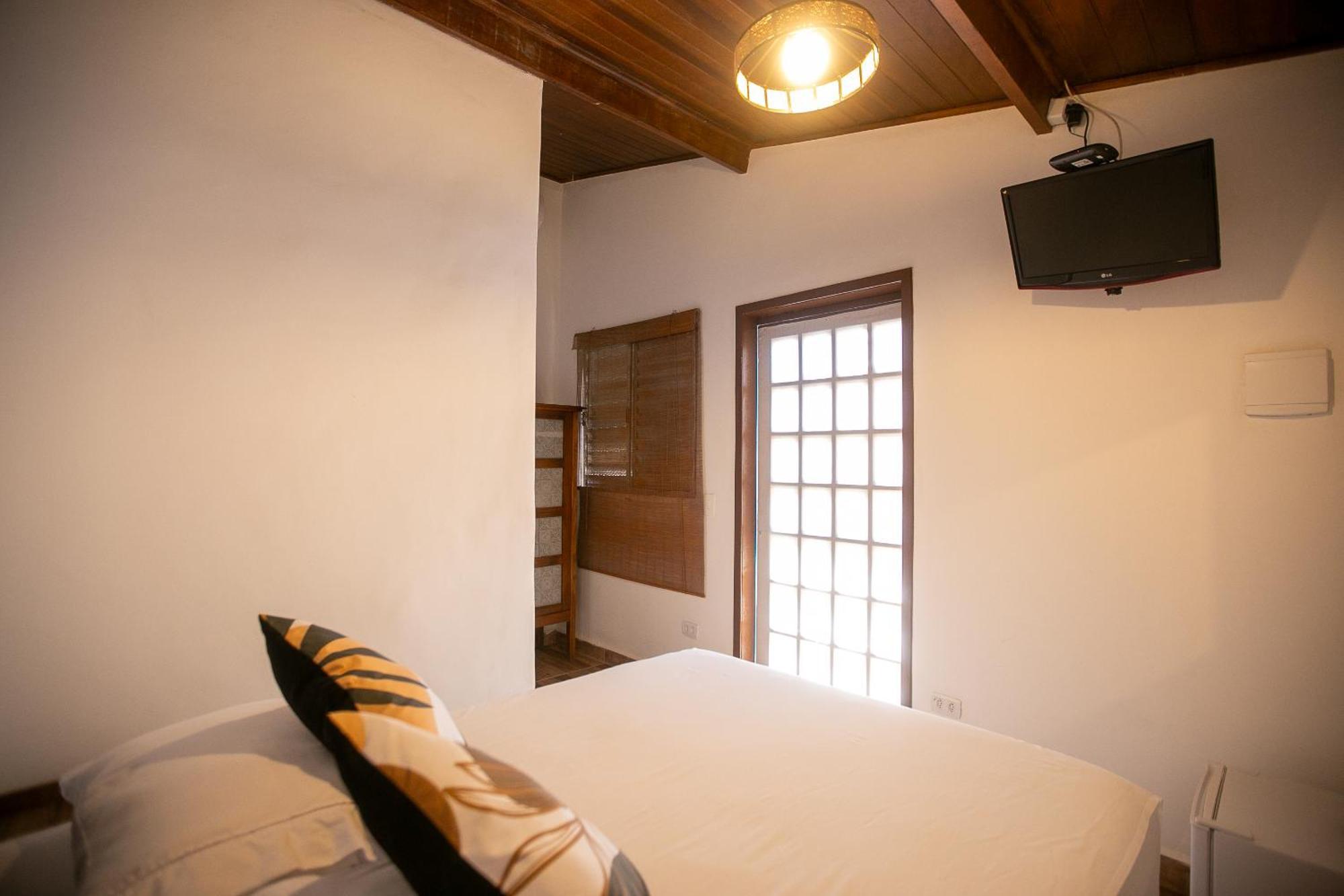 Juuquehy Surf House - suítes privativas-Passeio de canoa havaiana incluído Juqueí Exterior foto